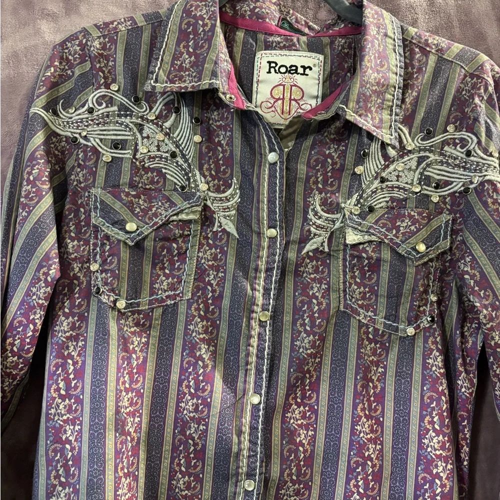 Destined To Roar Multicolor Embroidered Rhinestone Shirt - Picture 4 of 12